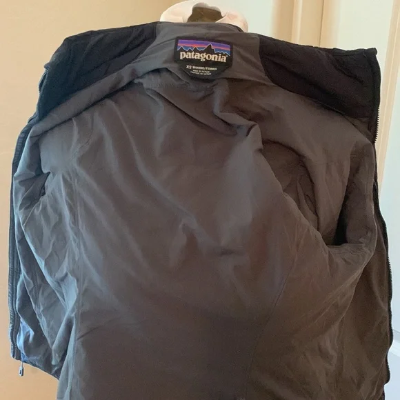 PATAGONIA BRAND NEW SIZE XS LIGHTWEIGHT INSULATED JACKET - Picture 11 of 12